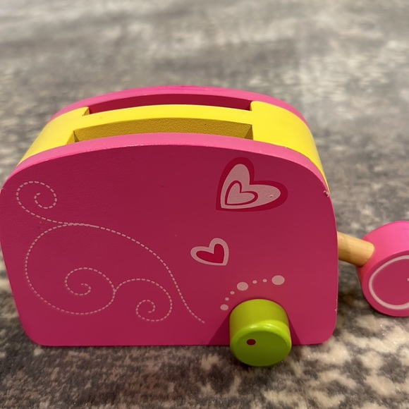 CLASSIC WORLD WOID TOASTER FOR A CHILDS KITCHEN - Picture 9 of 9